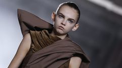 Una modelo en los desfiles de semana de la moda de Par�s. 