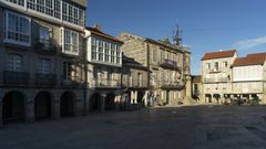 La plaza mayor es uno de los centros neurlgicos de Ribadavia