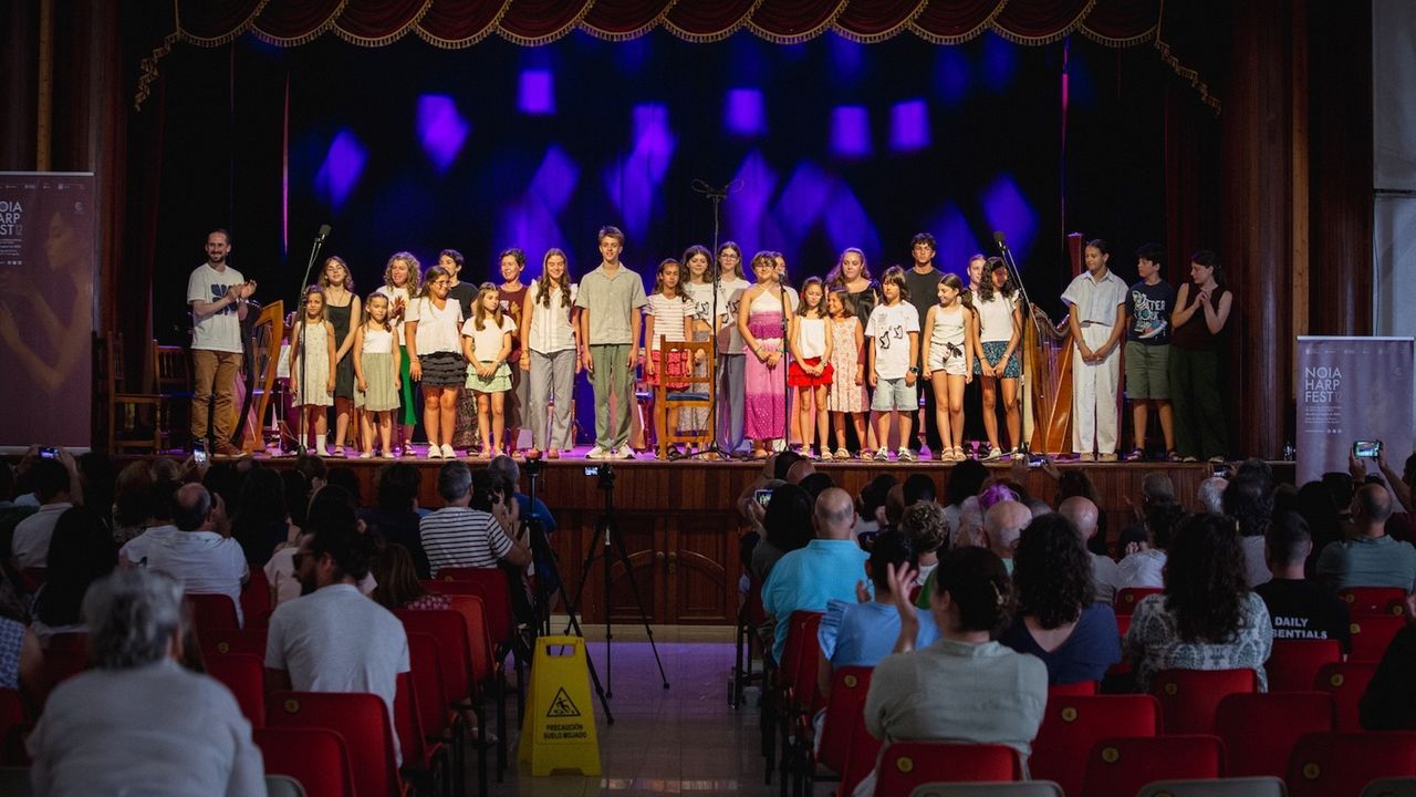 Noia, punto de encuentro del alumnado de las escuelas de arpa de Galicia