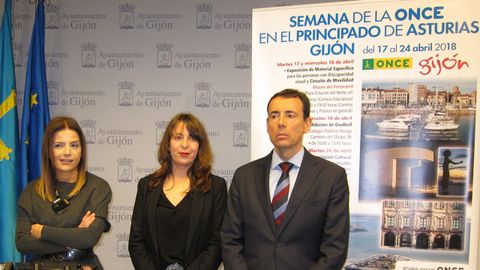 Eva Ill�n, Aitana Mart�nez y Pedro Ortiz, en la presentaci�n de la Semana de la ONCE en Gij�n
