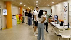 Numerosos asistentes visitaron el centro ubicado en el campus sur compostelano