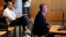 El exdirector de producci�n, Marc Mart� (i), y el exempleado de Viajes ECI, Jos� Mar�a Vigil (c), escuchan la declaracion del expresidente de la Fundaci�n Centro Niemeyer, Manolo D�az (d), al inicio de la sesi�n del juicio del caso Niemeyer