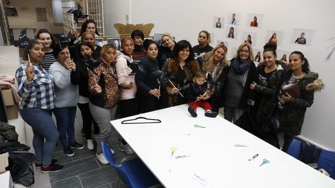 Primeros talleres. Desde la Rede Museística Provincial ya comenzaron con los talleres en los que desde el arte se establecen diálogos con minorías y, concretamente, con las mujeres, como este curso ofrecido hace diez días a integrantes del Secretariado Xitano con motivo del día contra la violencia machista. óscar cela