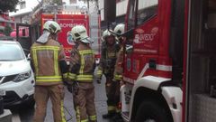 Los bomberos sofocan un incendio en Oviedo