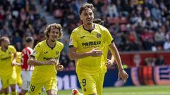 lex Fors celebra un gol con el Villarreal B