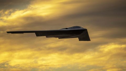 Caza B-2 Spirit usado por Estados Unidos para atacar las instalaciones militares de Irán