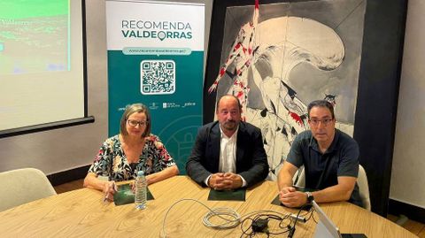 María del Carmen González, Xosé Manuel Merelles y Carlos Terán en la presentación de la web Recomenda Valdeorras.