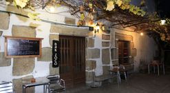 El bar que robaron en la noche del martes al mi�rcoles est� muy cerca del paseo de los Enamorados. 