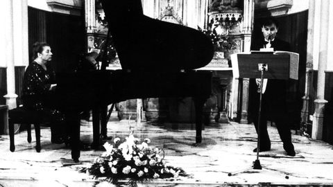 Natalia Lamas, en un concierto junto al saxofonista Narciso Pillo en el a�o 1990