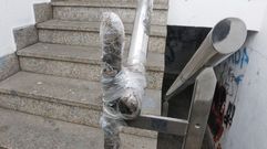 Un paseo por los desperfectos de la plaza