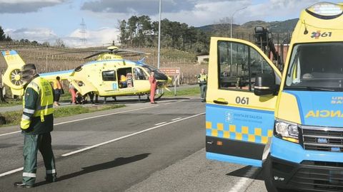 El helicptero del 061 traslad al herido.