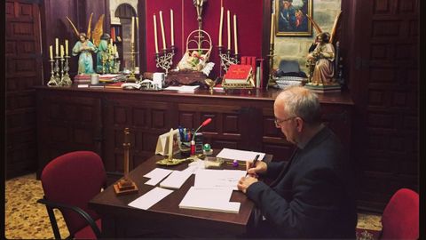 Ramón Antonio López Rodríguez atiende todas las parroquias de Neda