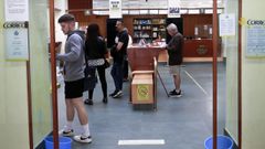 La oficina principal de Lugo, abierta un s�bado por la ma�ana.