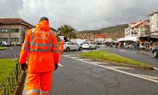 Polic�a Local y Grupo de Emergencias se coordinar�n para regular el tr�fico los d�as de mercado.