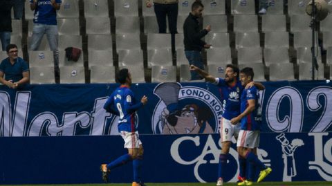 Berjon Toche Folch Horizontal.Berjon, Toche y Folch celebran el primer gol del Real Oviedo