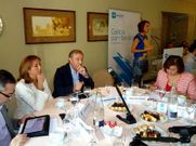 Raquel Arias habla a los asistentes al acto de ayer en el Parador