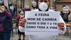 Feriantes se manifiestan ante el Concello de Allariz para reclamar que las ferias contin�en siendo en A Barreira los d�as 1 y 15 de cada mes