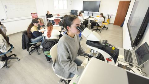 Aula tecnol&oacute;gica del ciclo de Anatom&iacute;a Patol&oacute;xica del CIFP Montecelo