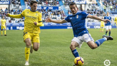 Manu Vallejo y Christian Fernndez en el Oviedo-Cdiz de la 18/19