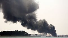 El fuego devor� el catamar�n ante la isla de A Toxa, minutos despu�s de haber zarpado