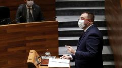 El presidente asturiano Adri�n Barb�n, durante su intrvenci�n en la Junta