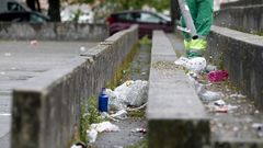 Los restos del botell�n, a�n presentes en el campus