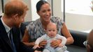 Los duques de Sussex llevan a Archie a tomar el t�