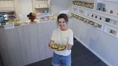 Roco ofrece en Veggie Sue desde snakcs saludables a bowls de porridge de avena con fruta fresca, yogur y cha activada con frutos secos orgnicos hasta tostadas de trigo sarraceno aptas para celacos, batidos, lcteos, kombucha, t matcha, kukicha, o infusiones. Y, aunque no tiene caf, dice que la acogida del pblico est siendo muy buena.
