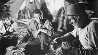 Tim Holt, Humphrey Bogart y Walter Huston en &laquo;El tesoro de sierra madre&raquo;.