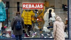 En rebajas, el peque�o comercio �gana en cercan�a y atenci�n�