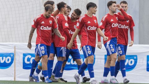 Los jugadores del Bergantiños celebran el primer gol contra el Burgos B, obra de Koke.