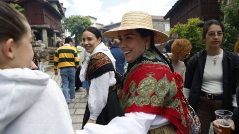 Raigame volveu ateigar de xente Vilanova dos Infantes.Os traxes tradicionais cobraron vida de novo en Raigame.