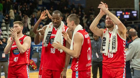 Kurucs, Sakho, Aranitovic y Mavra festejando la victoria en la cancha del Andorra.