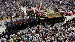Viernes Santo en Ferrol. Imagen del Santo Encuentro en la plaza de Armas
