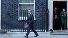 El ministro de Exteriores de Reino Unido, Dominic Raab, a su salida de Downing Street