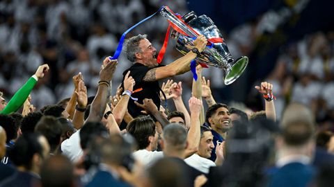 Luis Enrique celebra su segunda Champions League con el PSG 