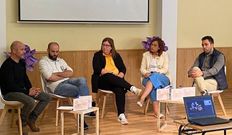 De izquierda a derecha: Marcos Otero (de cooperativa Loureiro); David Janeiro (talleres Prexy); Mar�a Diz (Robingal); Nuria Iglesias (presidenta AJE y de la empresa Mobify) y Abel L�pez (Mais escola).
