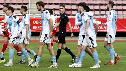 Los jugadores del Compos celebran un gol ante el Alondras.