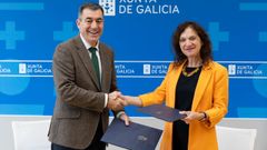 Rom�n Rodr�guez y Mar�a Rosa �lvarez firmando este mi�rcoles por la ma�ana el convenio de colaboraci�n