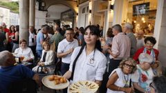 Animada fiesta de reinauguraci�n de la cafeter�a de O Rei das Tartas