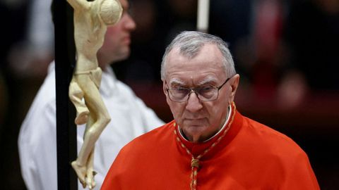 Pietro Parolin. El más nombrado en las quinielas vaticanas es sin duda el actual secretario de Estado, Pietro Parolin, de 70 años. Conocido por todos los cardenales, gran diplomático que ha acercado estos años la Santa Sede a China y un buen conocedor de todo Oriente y de Latinoamérica después de haber sido nuncio en Venezuela.