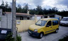 Las viviendas y galpones est�n levantados en terreno calificado como r�stico. 