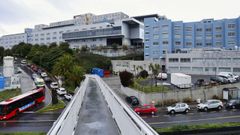 Las colas de veh�culos para acceder al Chuac se extienden por la avenida de A Pasaxe hasta el inicio de Os Castros