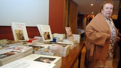 Agustina Bessa Lu�s, retratada en el 2005 en Poitiers, Francia, en donde recibi� la medalla de la Orden de las Artes y las Letras de la Rep�blica francesa