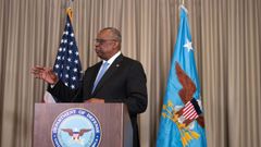 El secretario de Defensa de Estados Unidos, Lloyd Austin, este viernes, en la base �rea de Ramstein (Alemania)