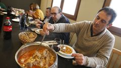 Comida de presentaci�n de la pr�xima edici�n de la Festa do Caldo de �sos