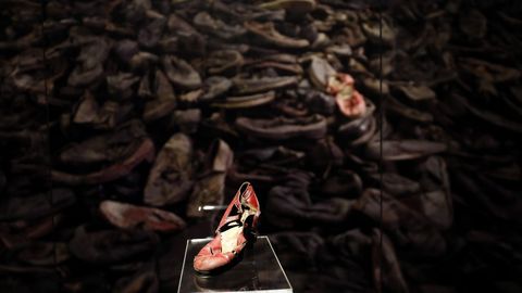 Zapato de mujer abandonado.