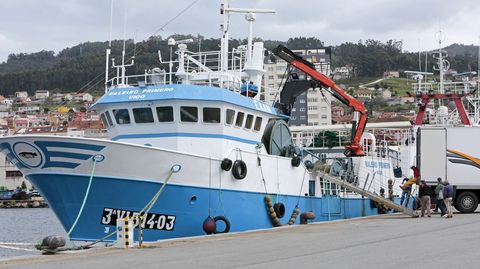 El Baleiro Primero, a su llegada al puerto de Marn este lunes por la tarde