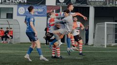 Nespe choca con Chema en su salida para pugnar por un bal�n a�reo