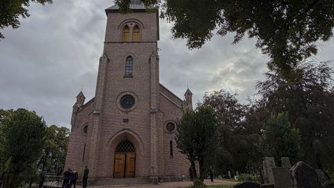 Vista de la iglesia de Asker.